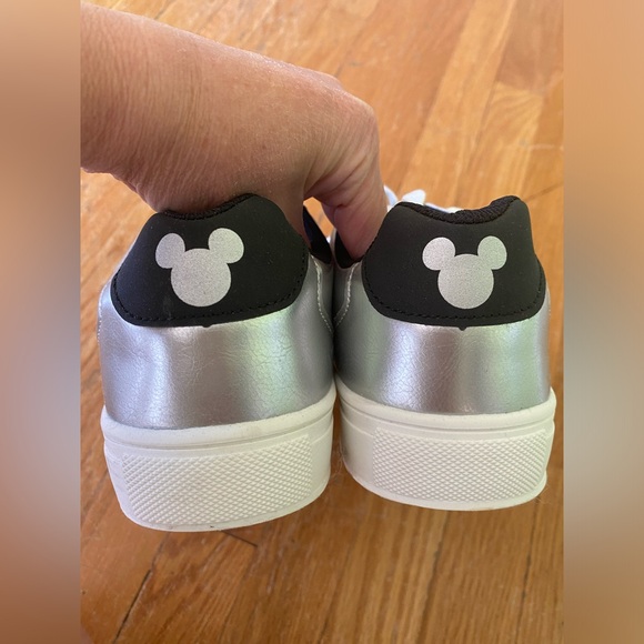 Disney Mickey Mouse silver sneakers size 9 - Picture 6 of 9